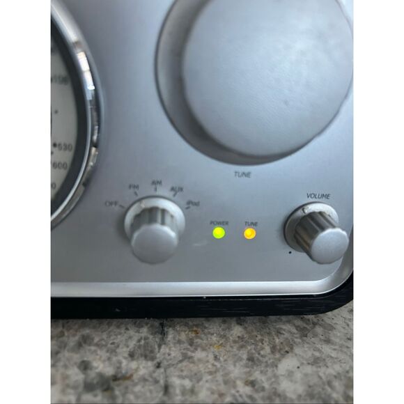 Crosley Tabletop AM/FM Radio w/ iPod Dock, AUX In, Line Out, Black/Silver Works - Picture 6 of 6